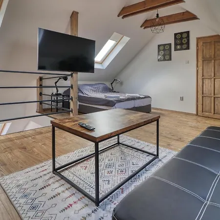 Zenloft Lägenhet Eger